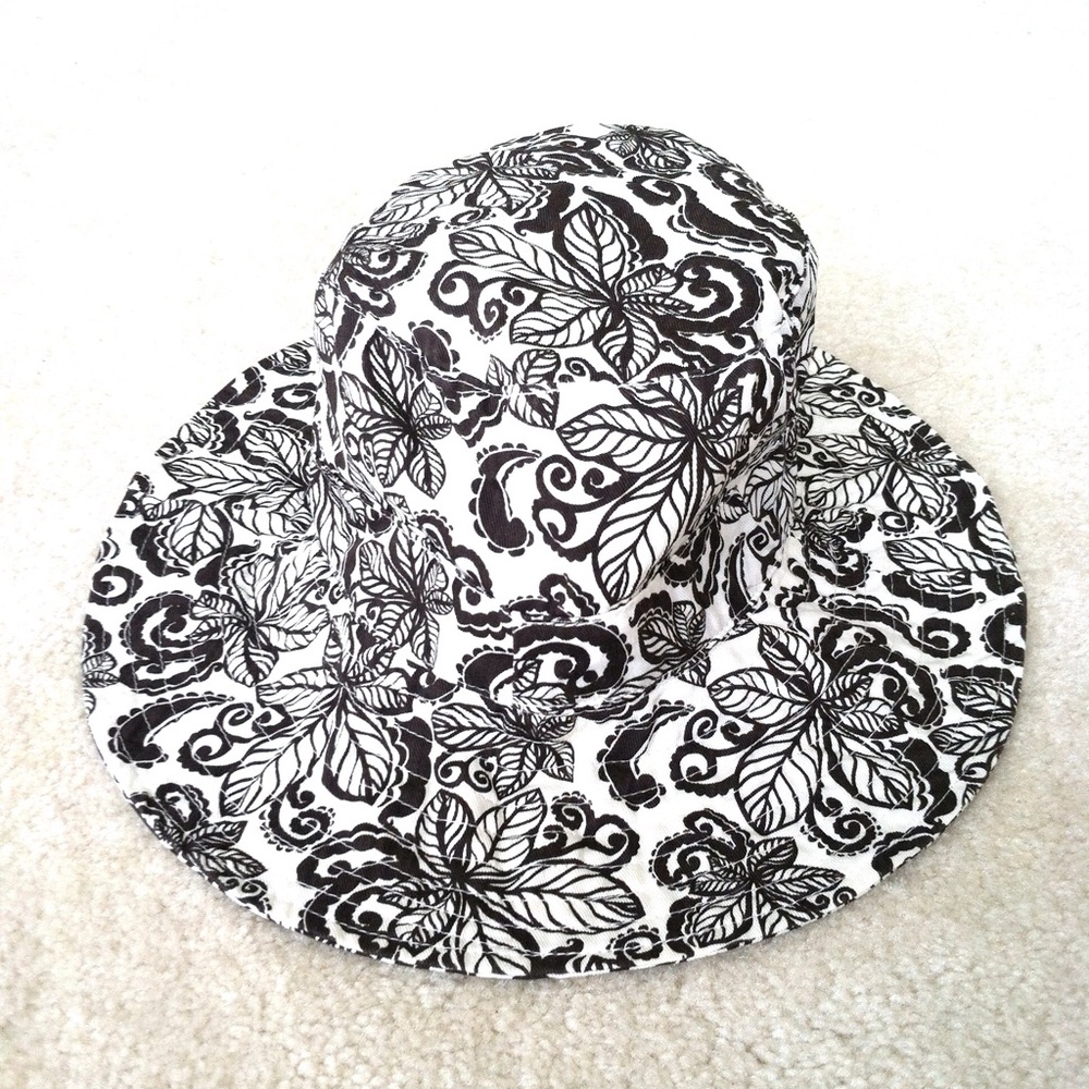 Paisley and Leaves Bucket Hat